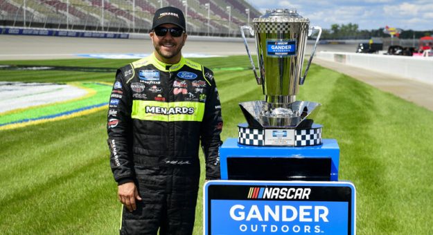 Visit Truck Series Champion Matt Crafton to Spotlight ARCA Menards Series Phoenix Debut page