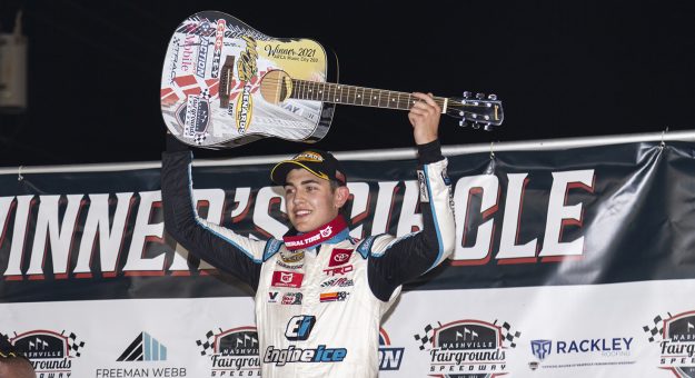 Visit Sammy Smith Battles Back From Early Penalty, Wins At Nashville page