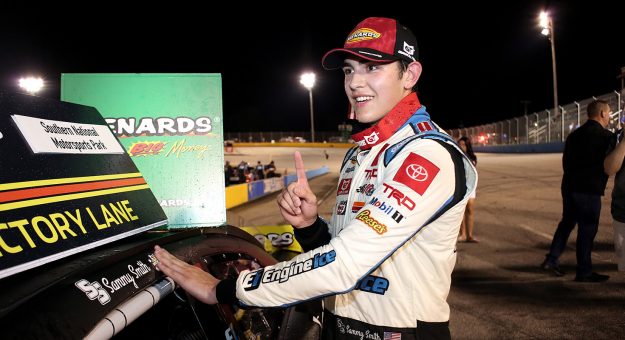 Visit Sammy Smith dominates closing laps to win at Southern National page