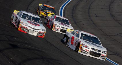 Cars race during the General Tire 150 for the ARCA Menards Series at Charlotte Motor Speedway in Concord, North Carolina on May 27, 2022. (Veasey Conway/ARCA Racing)