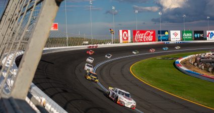 Cars race during the General Tire 150 for the ARCA Menards Series at Charlotte Motor Speedway in Concord, North Carolina on May 27, 2022. (Veasey Conway/ARCA Racing)