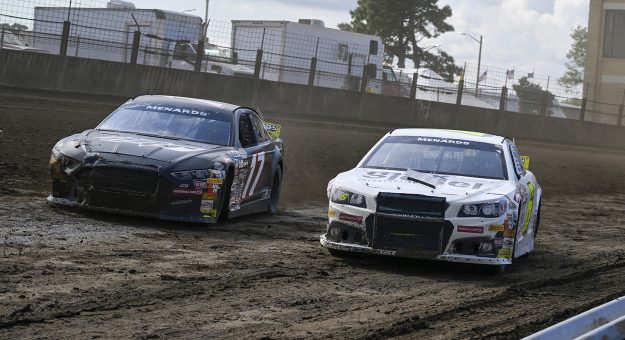 Visit PIT BOX: Performance Seed Dirt Double takes center stage for Dutch Boy 100 at Springfield page