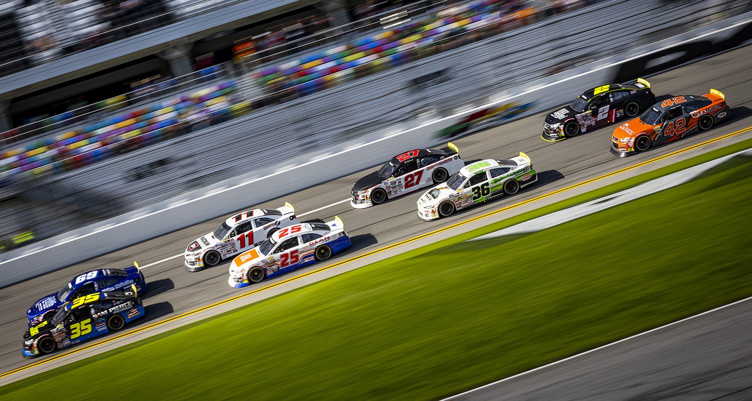 Cars in action during the ARCA Daytona 200 for the ARCA Menards Series at Daytona International Speedway in Daytona Beach, Florida on February 18, 2023. (Adam Glanzman/NASCAR)