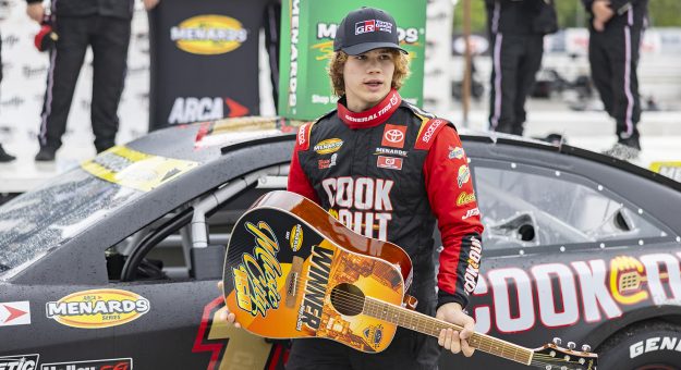 Visit Max Reaves continues impressive start with dominant East Series win at Nashville page